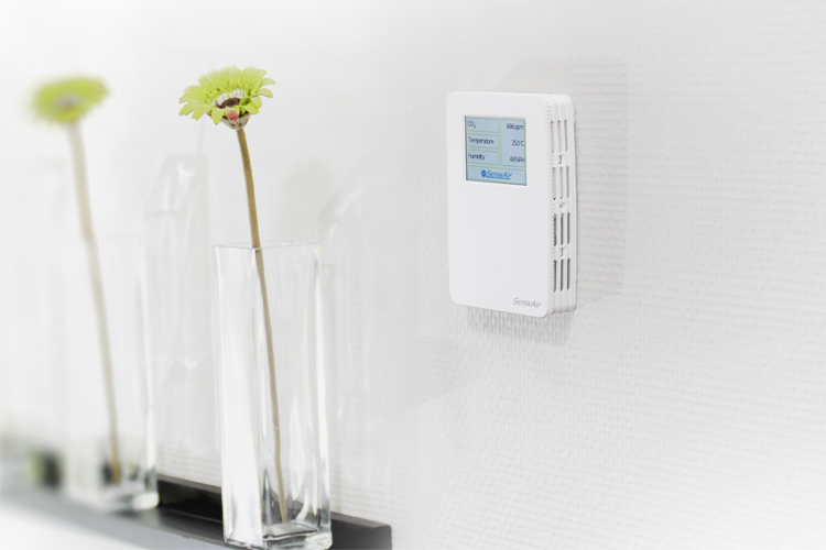 CO2, temperature and RH regulator A-SENSE-VAV-D mounted on wall